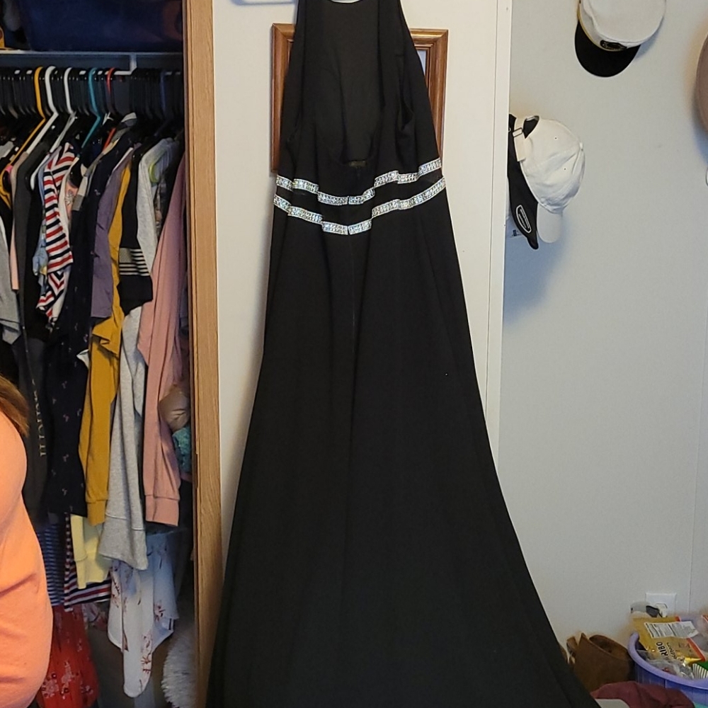 Prom dress - Picture 2 of 3